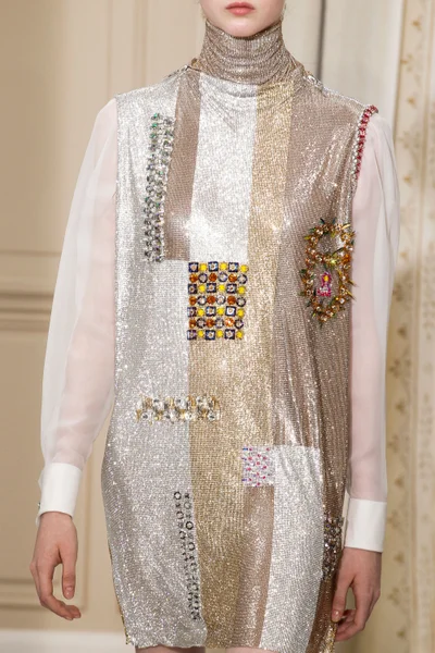 Look 3